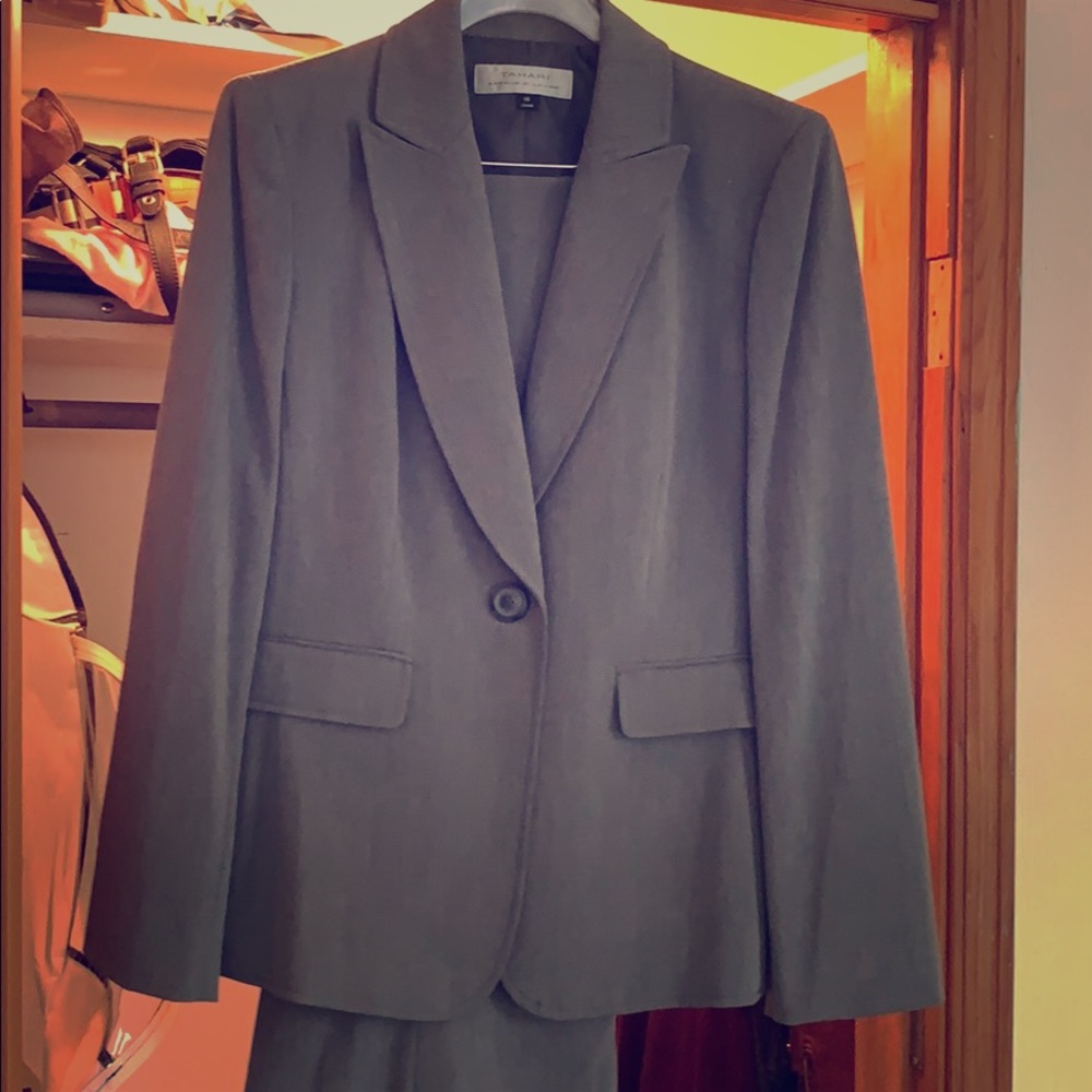 Tahari Pant Suit